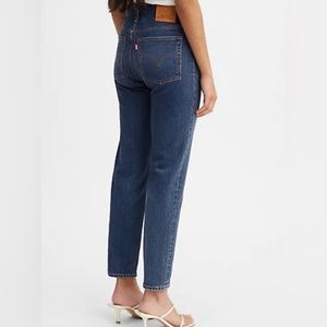 Levi’s Premium Wedgie Style Straight Leg Fit